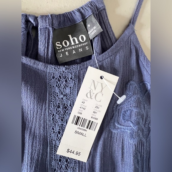 💎 NWT! NY&Co Embroidered Ruffle Top - Picture 2 of 4